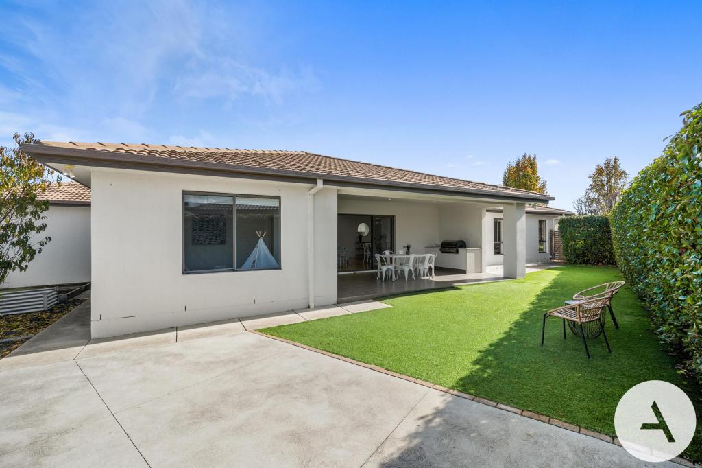 17 Olga Masters St, Franklin, ACT 2913