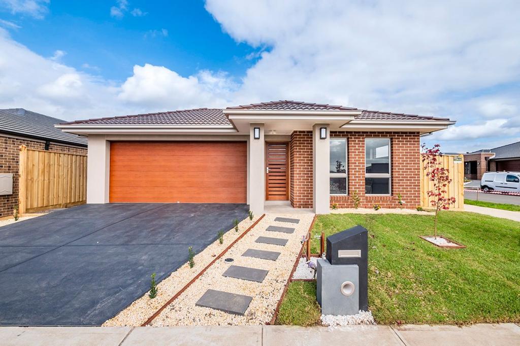 2 Owlcat Ave, Clyde North, VIC 3978