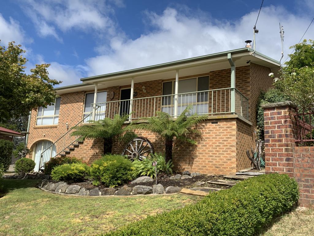 8 Royden Cl, Batlow, NSW 2730