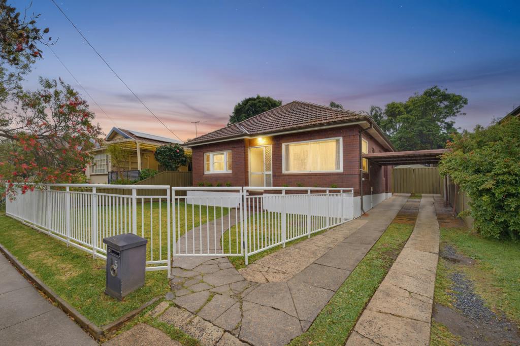 35 Railway Pde, Penshurst, NSW 2222