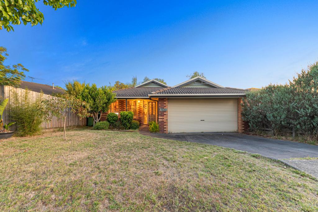 100 EBONY DR, PAKENHAM, VIC 3810