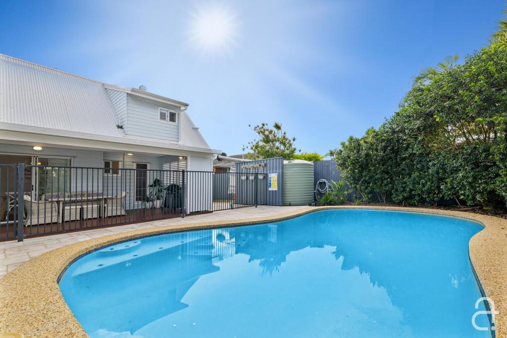 16 Koorin Dr, Warana, QLD 4575