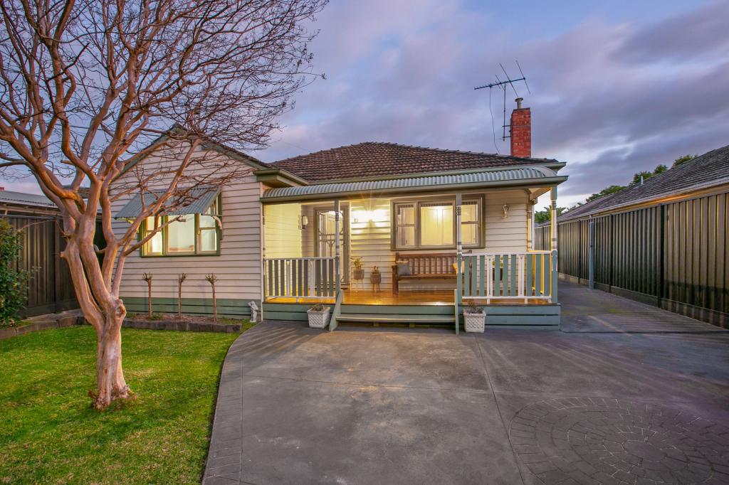 15 Locksley Ave, Reservoir, VIC 3073