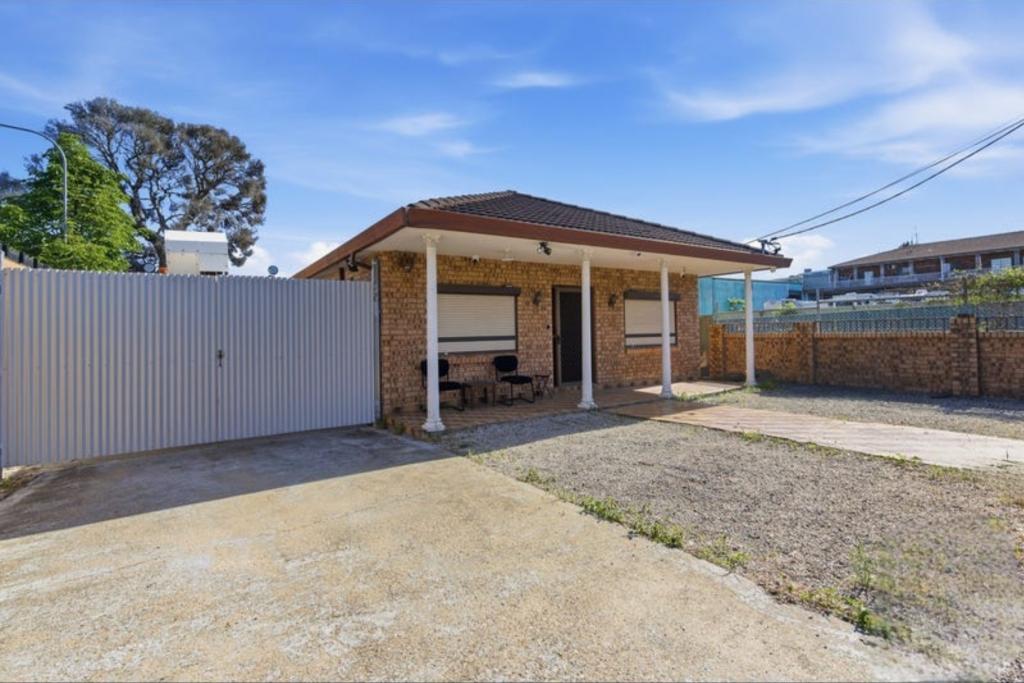 84 Rogers St, Roselands, NSW 2196