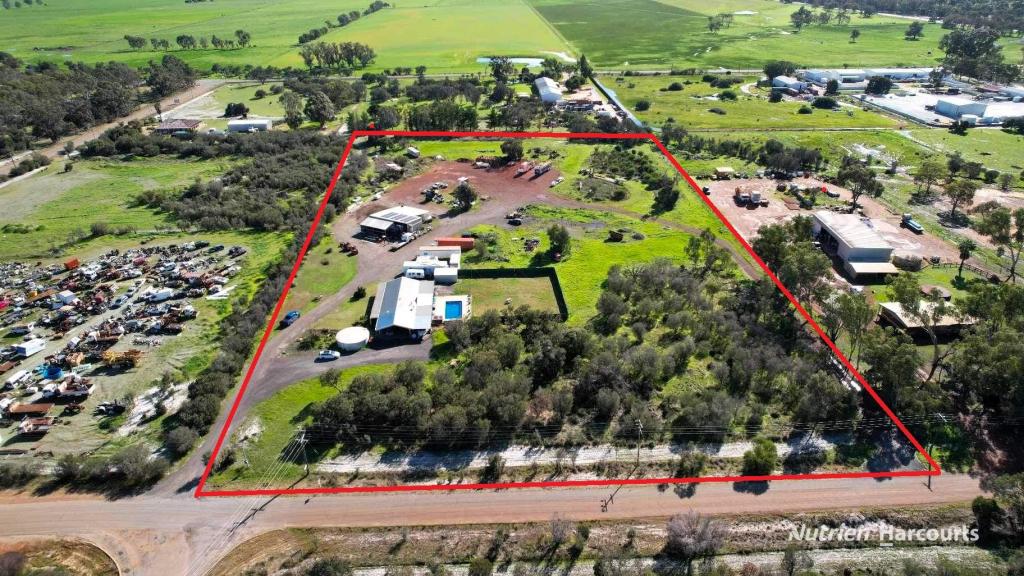 61 Bell Rd, Coonabidgee, WA 6503