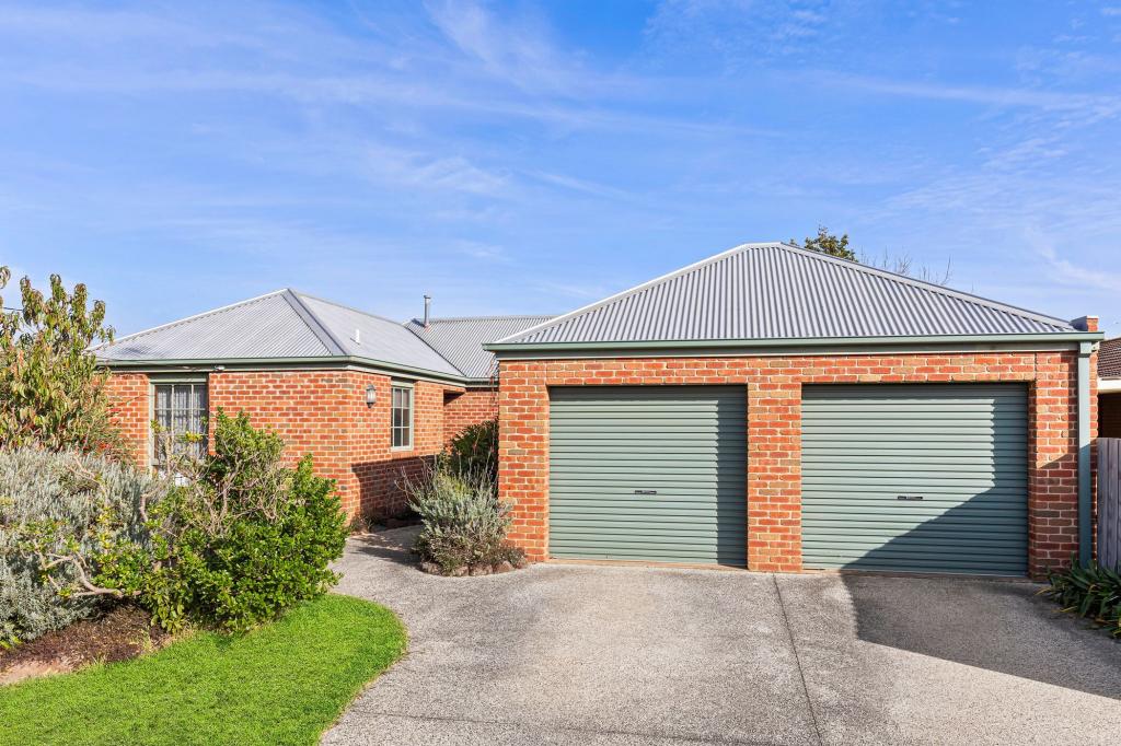 13 Cameron Cres, Lara, VIC 3212