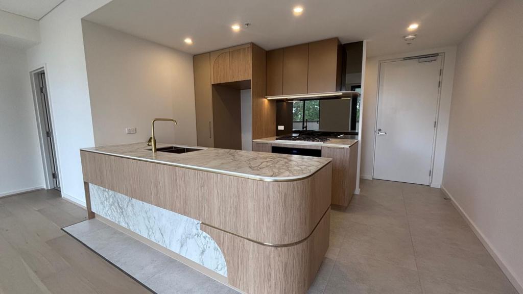 111/8 GARTHOWEN CRES, CASTLE HILL, NSW 2154