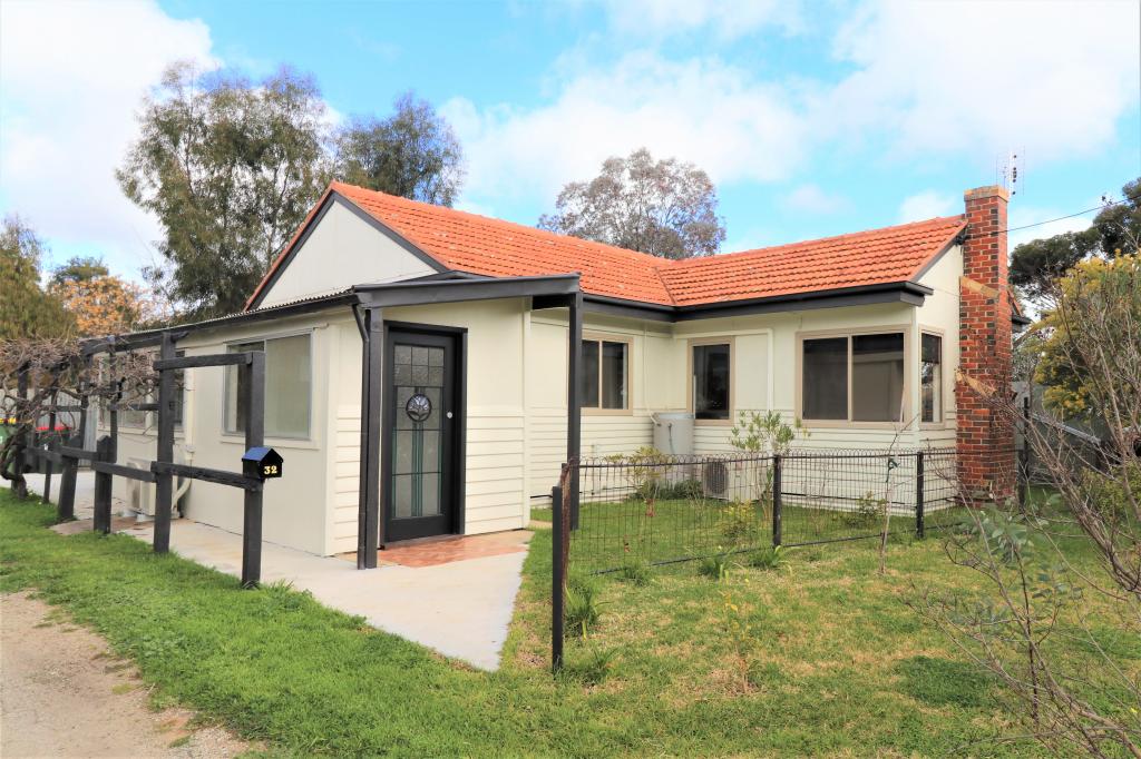 32 Burgoyne St, Kerang, VIC 3579