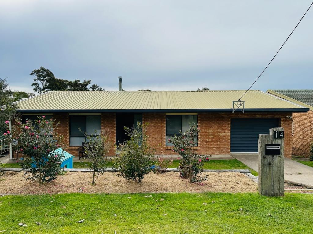 14 Dell Pde, Moruya Heads, NSW 2537