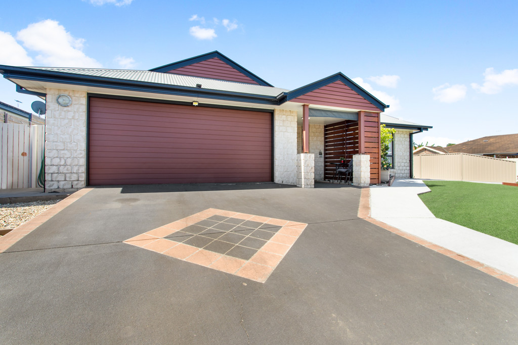 14 AMITY DR, ROTHWELL, QLD 4022