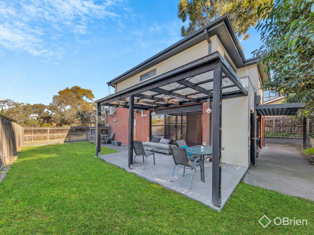 15 SWAN ST, ELTHAM, VIC 3095