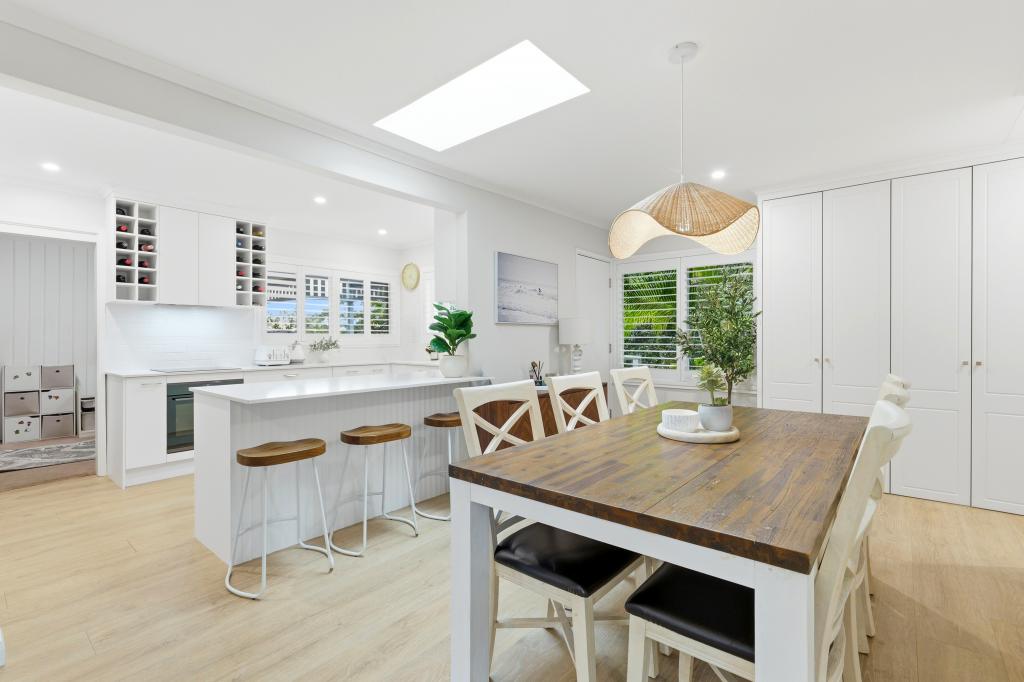16 BARRY ST, BATEAU BAY, NSW 2261