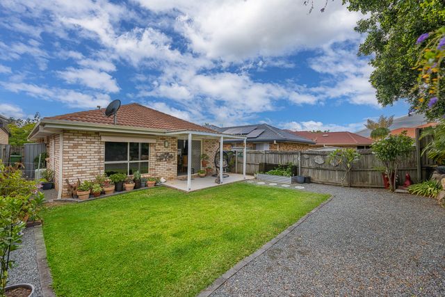10 Monaghan Cres, North Lakes, QLD 4509