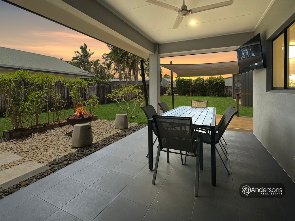 41 Midshipman St, South Mission Beach, QLD 4852