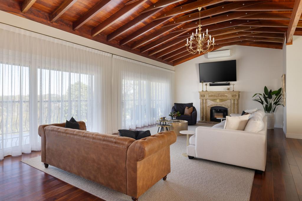 42 HUET ST, WAVELL HEIGHTS, QLD 4012