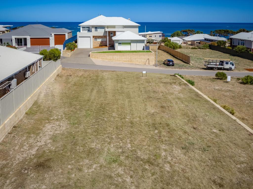 30 Tailer St, Drummond Cove, WA 6532