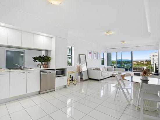 304/41 Harbour Town Dr, Biggera Waters, QLD 4216