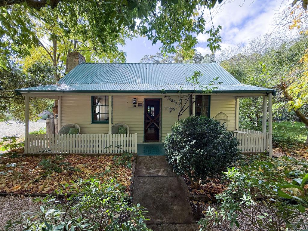 180 Golden Point Rd, Golden Point, VIC 3451