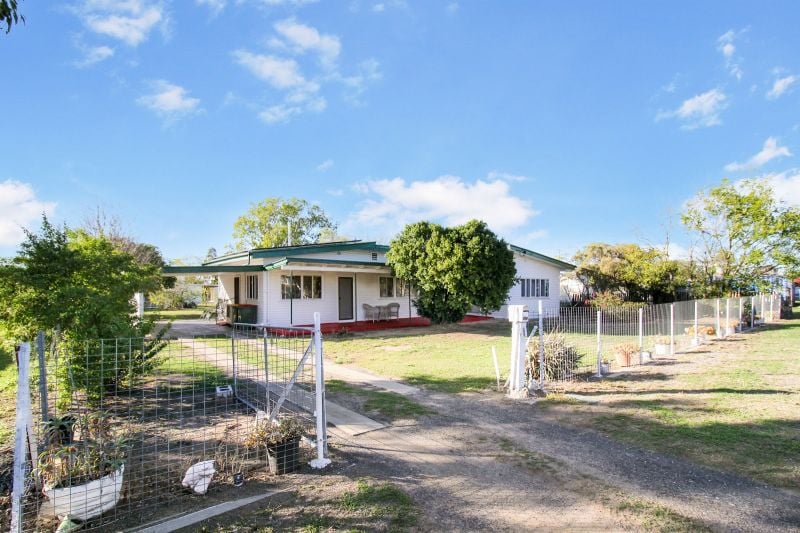 20 Simmons St, Millmerran, QLD 4357