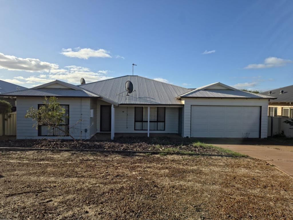 44 Birdwood St, Hopetoun, WA 6348