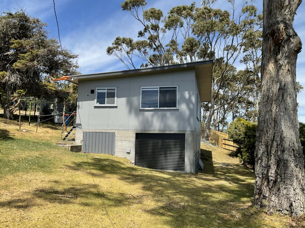 1 Bay View Ave, Binalong Bay, TAS 7216