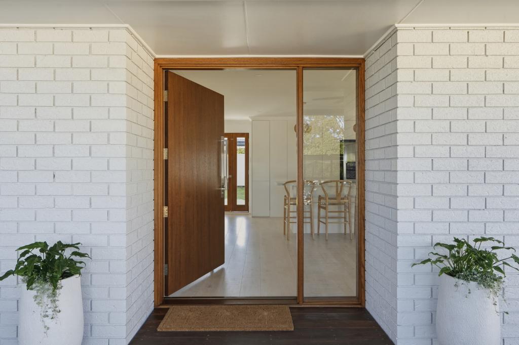 5 Robyn Lane, Bateau Bay, NSW 2261