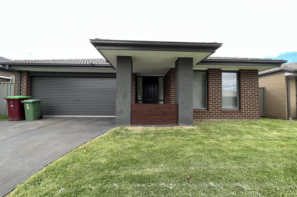 25 Beagle St, Cranbourne East, VIC 3977