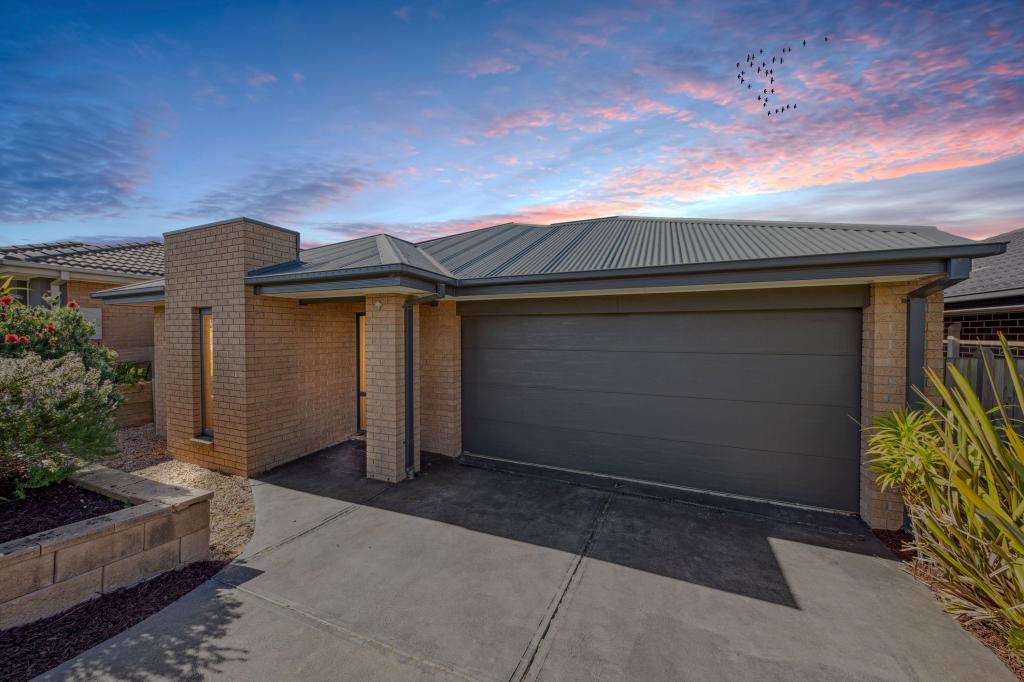 5 Embling St, Pakenham, VIC 3810