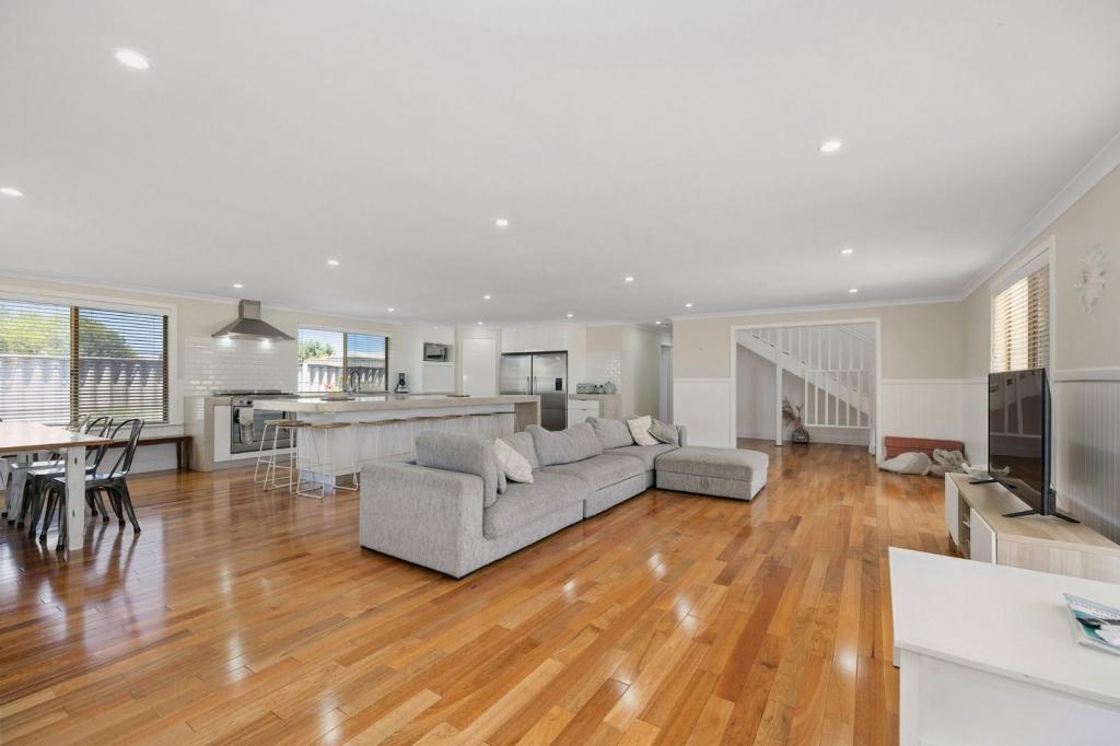 98 Gingin Rd, Lancelin, WA 6044