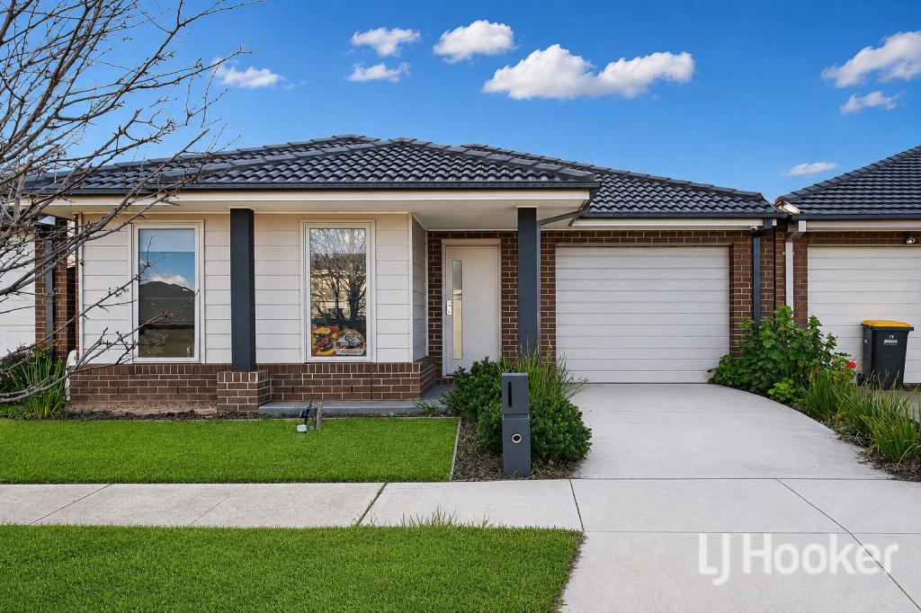 17 Midmar Tce, Thornhill Park, VIC 3335