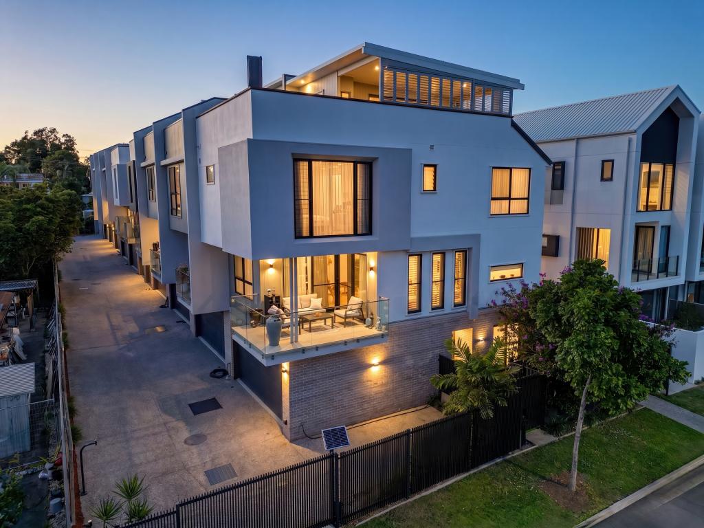 9/39 MINNIE ST, SOUTHPORT, QLD 4215