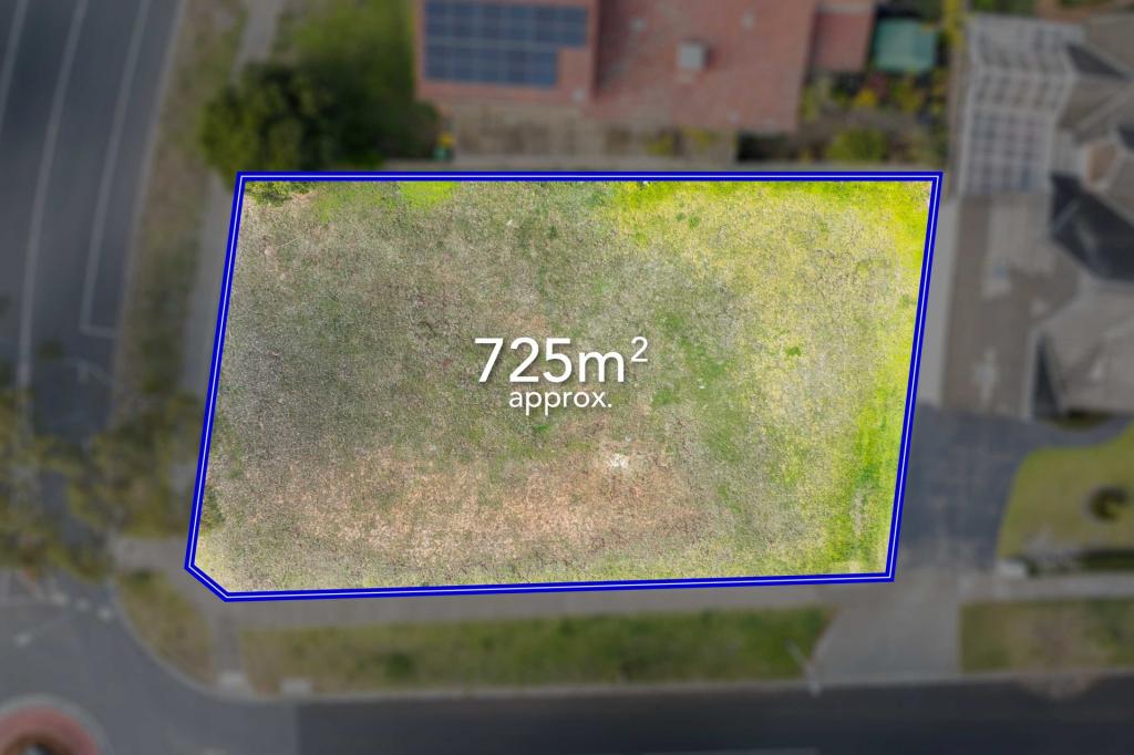 93 CHICHESTER DR, TAYLORS LAKES, VIC 3038