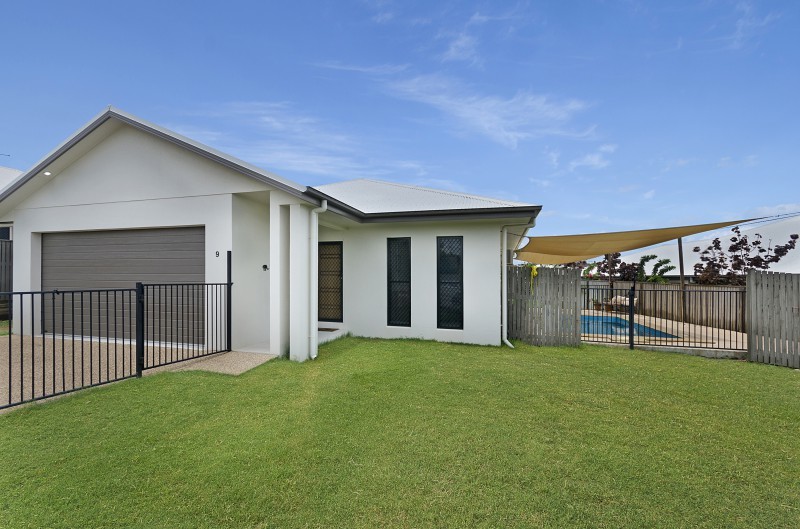 9 Channel St, Bushland Beach, QLD 4818