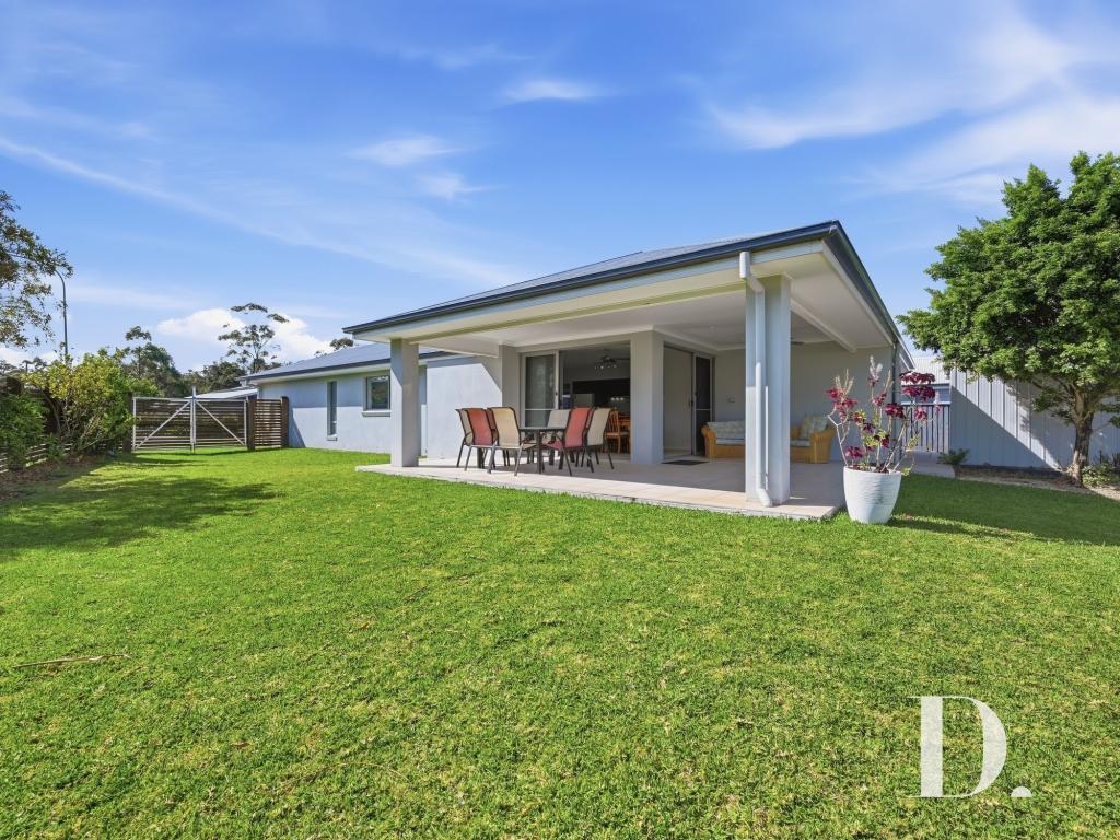 2 Watergum Cl, Sapphire Beach, NSW 2450