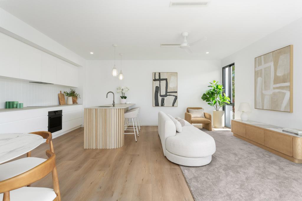2/33 Fifth Ave, Palm Beach, QLD 4221