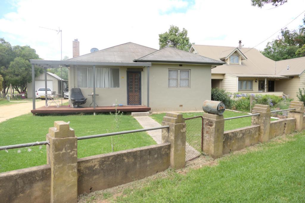 134 Grenfell Rd, Cowra, NSW 2794