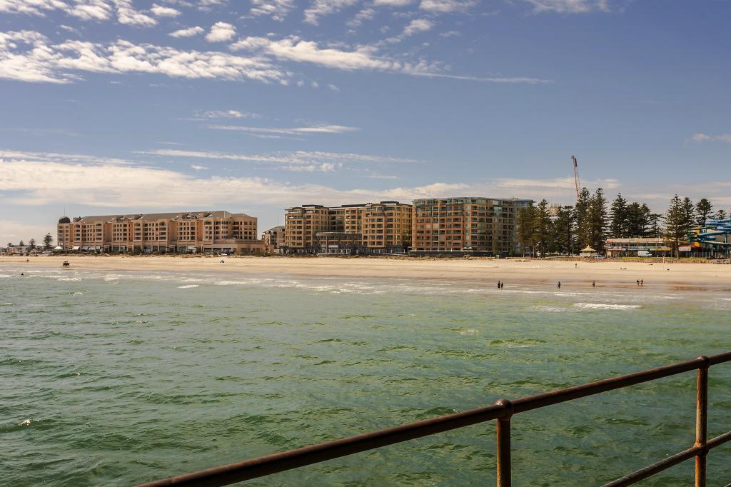 205/16 Holdfast Prom, Glenelg, SA 5045