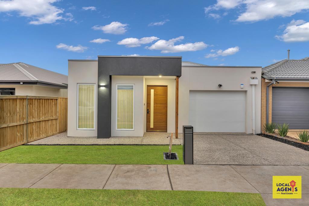 11 Rice Flower Cres, Strathtulloh, VIC 3338