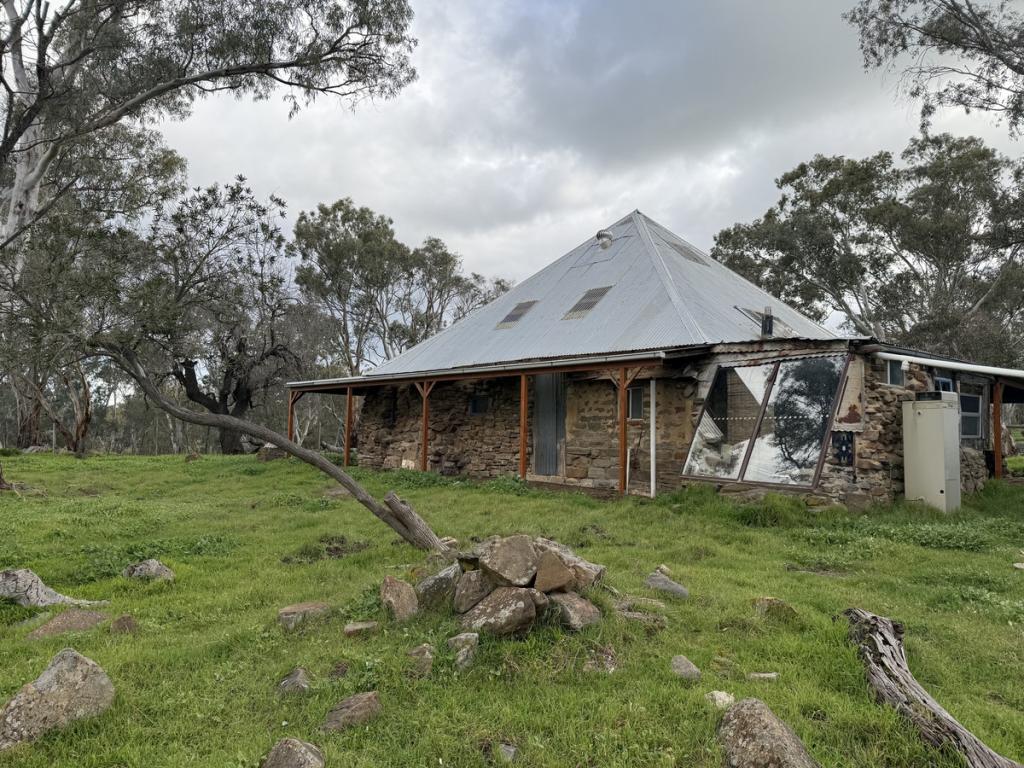 219 Sugar Loaf Hill Rd, Mount Mckenzie, SA 5353