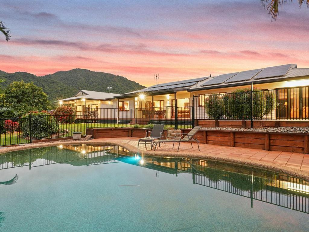 10-12 Riverslea Cl, Redlynch, QLD 4870