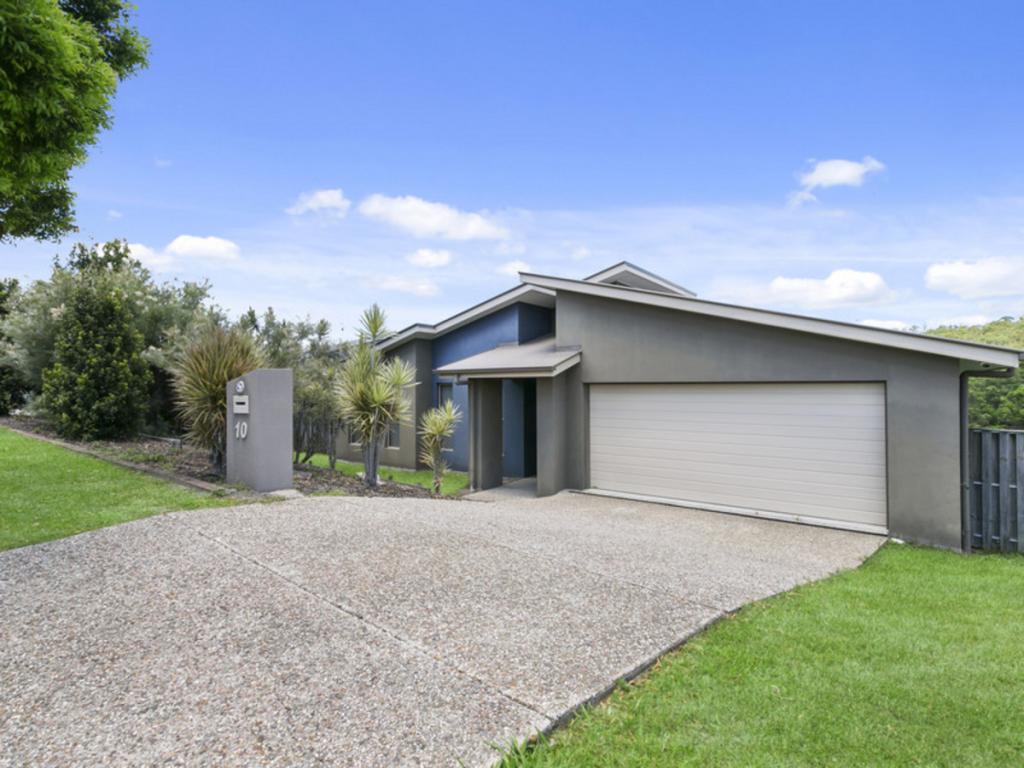 10 Chesterton St, Pacific Pines, QLD 4211