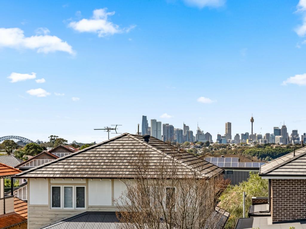 8 Myalora St, Russell Lea, NSW 2046