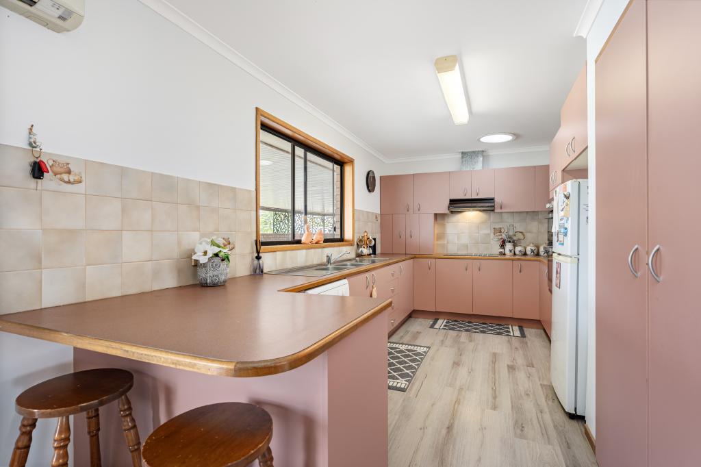 6 Hoy St, Culcairn, NSW 2660