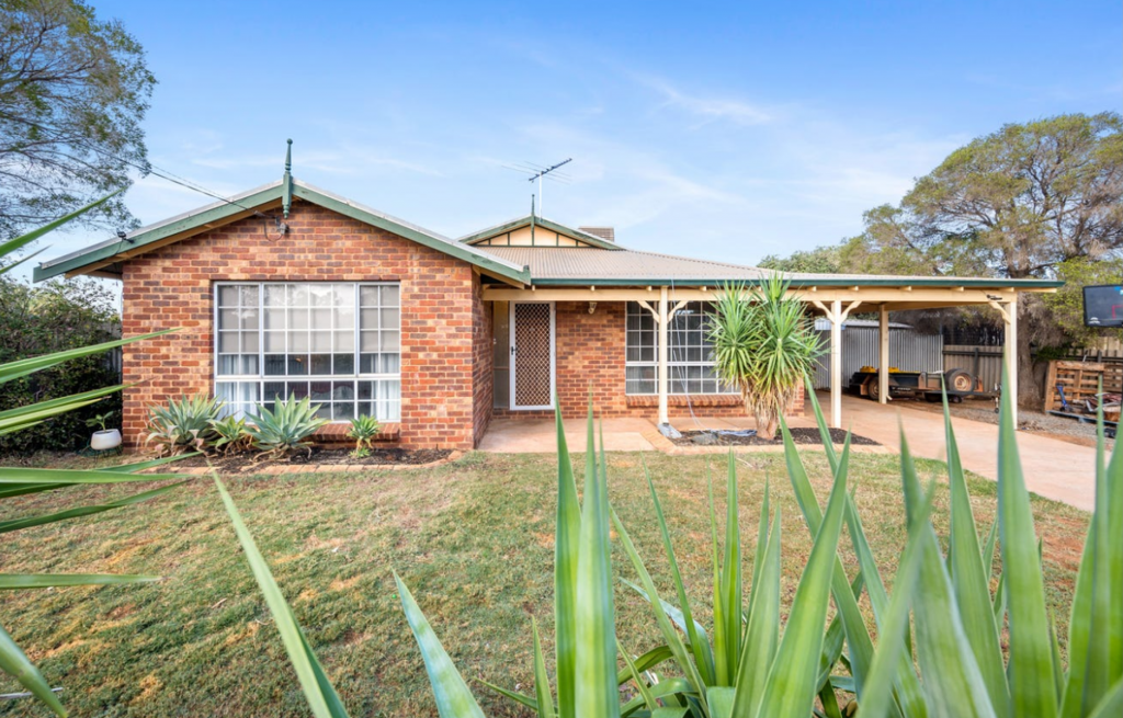 102a Davis St, Boulder, WA 6432