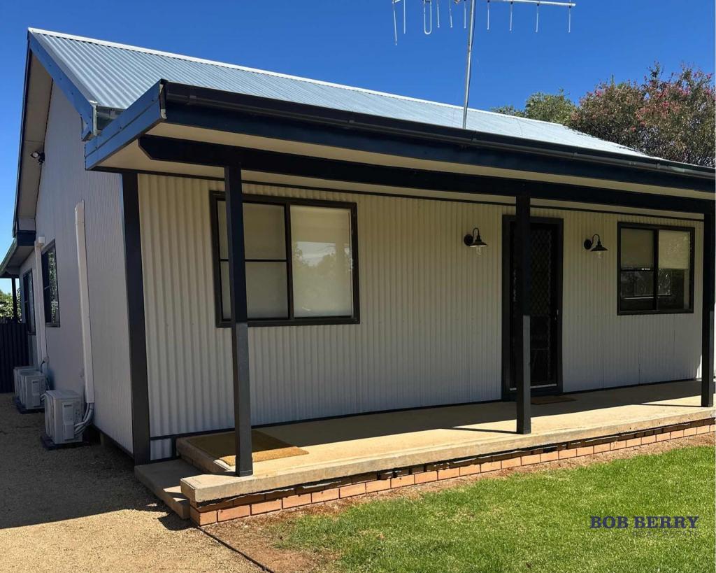 42a Fifth Ave, Narromine, NSW 2821