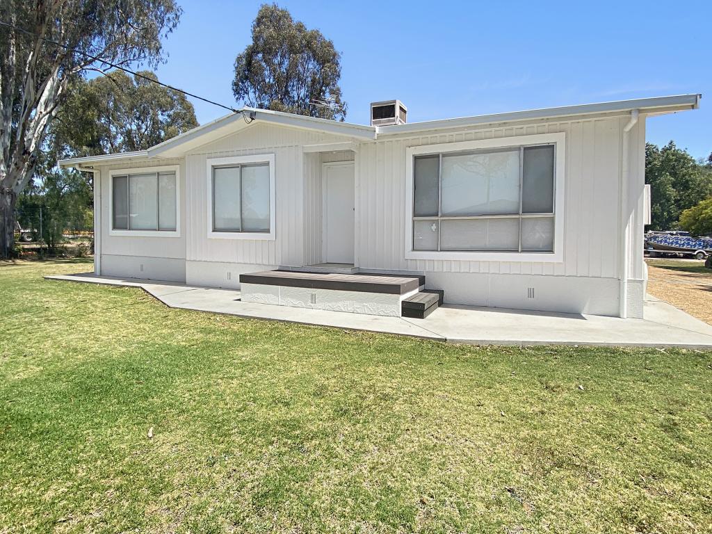 32 Darlington St, Darlington Point, NSW 2706