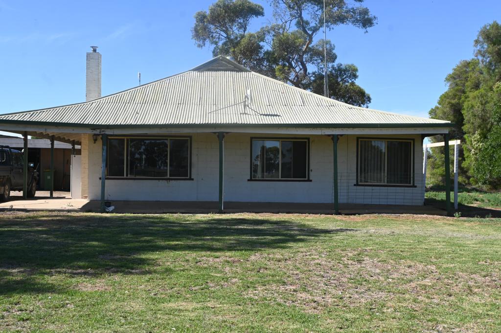 594 TRAGOWEL RD, TRAGOWEL, VIC 3579