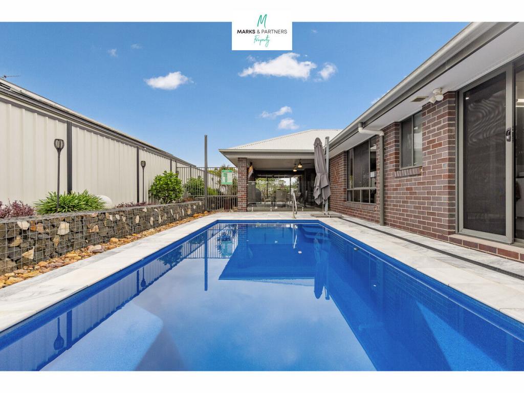 12 Mahalo Rd, Booral, QLD 4655