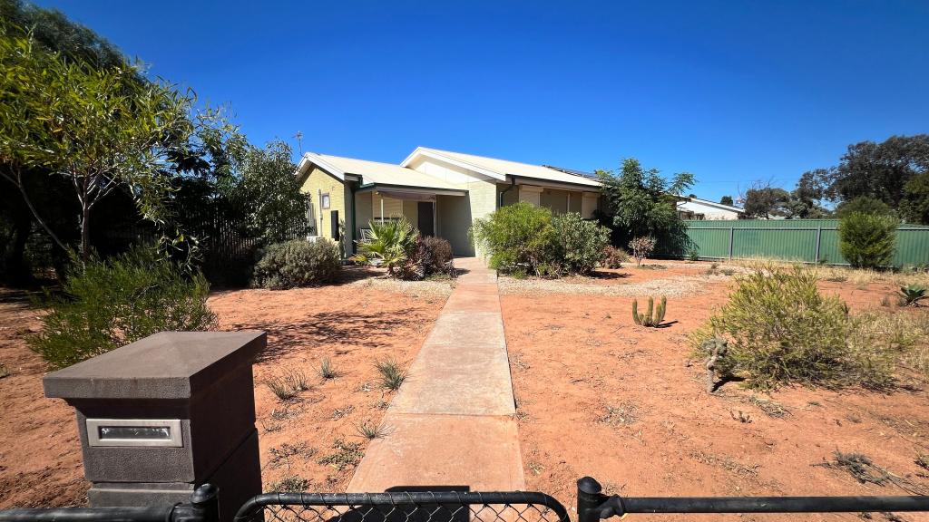 10 Geddes St, Whyalla Stuart, SA 5608