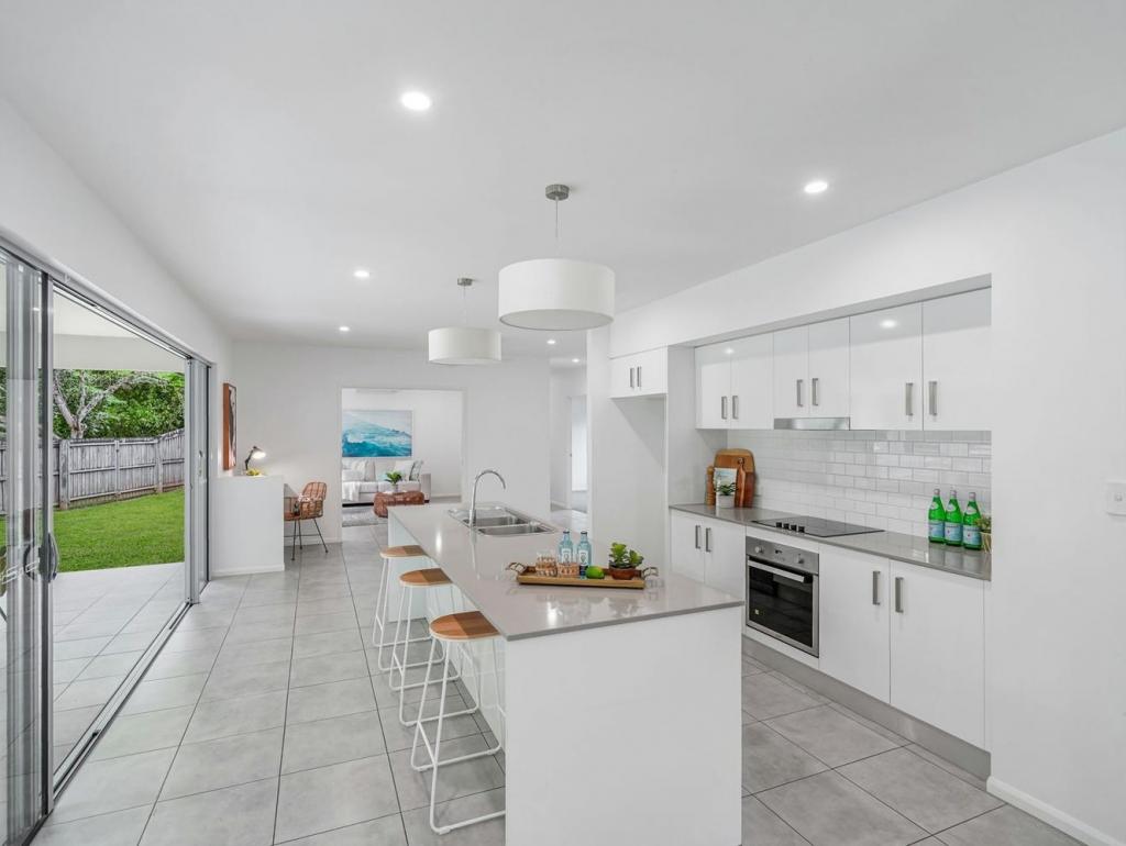 12 Stringer Cl, Redlynch, QLD 4870